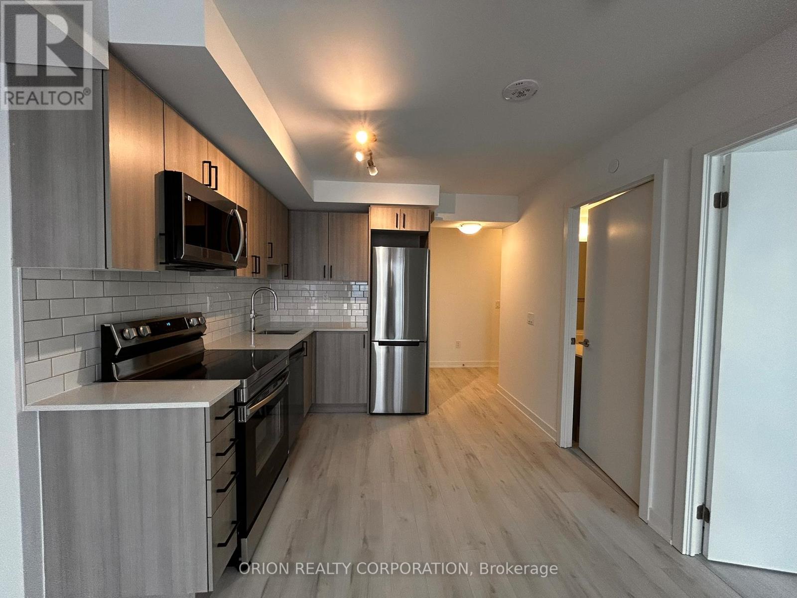 1212 - 1010 Sandy Beach Road, Pickering, Ontario  L1W 0C7 - Photo 2 - E12833178