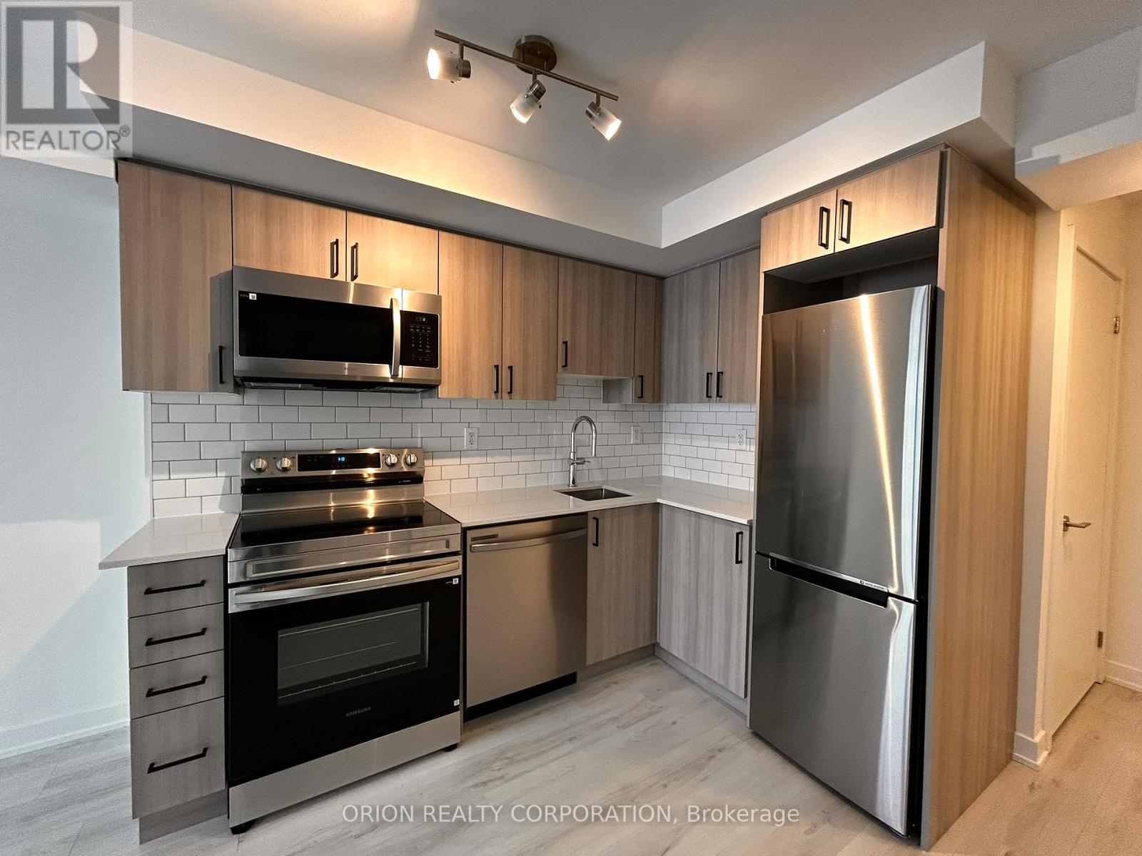 1212 - 1010 Sandy Beach Road, Pickering, Ontario  L1W 0C7 - Photo 3 - E12833178