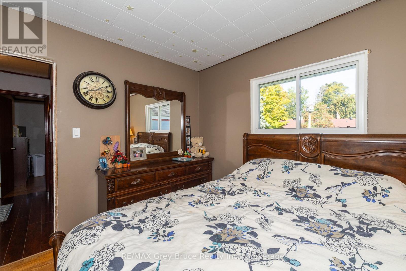 836 11th Street W, Owen Sound, Ontario N4K 3T3 - Photo 12 - X12833160