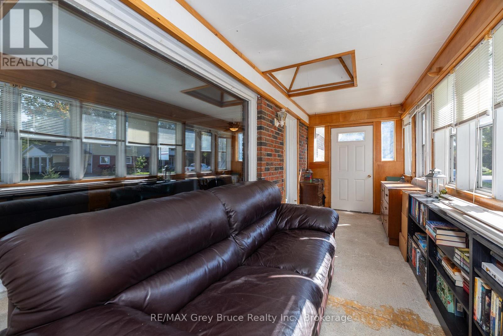 836 11th Street W, Owen Sound, Ontario N4K 3T3 - Photo 3 - X12833160