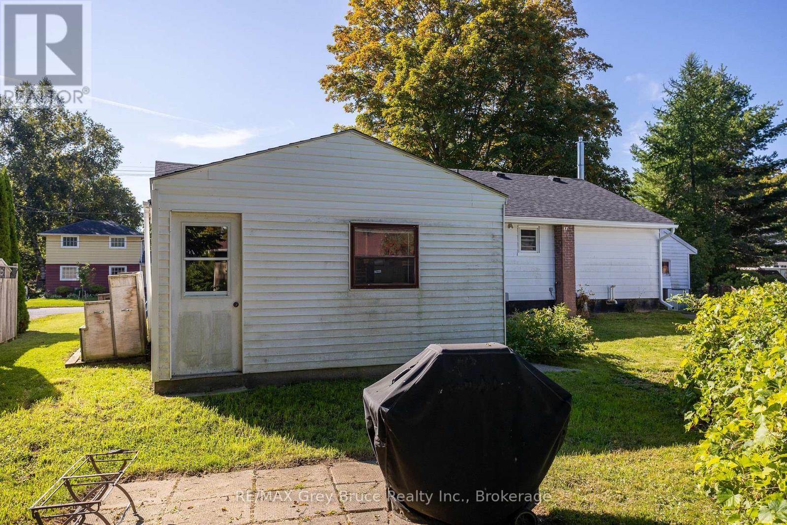 836 11th Street W, Owen Sound, Ontario N4K 3T3 - Photo 30 - X12833160
