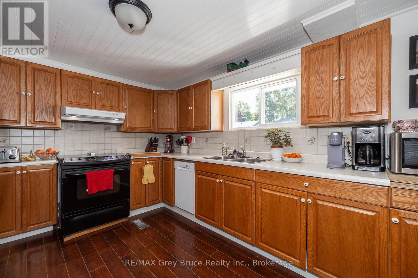 836 11th Street W, Owen Sound, Ontario N4K 3T3 - Photo 5 - X12833160