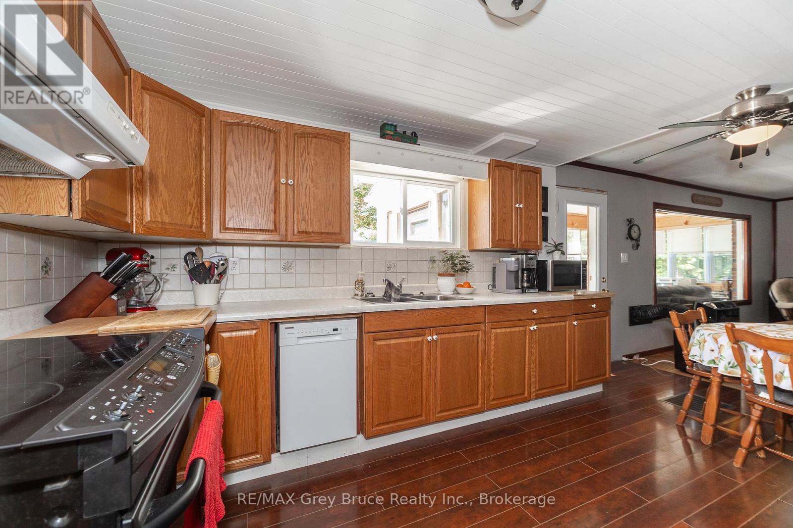 836 11th Street W, Owen Sound, Ontario N4K 3T3 - Photo 4 - X12833160