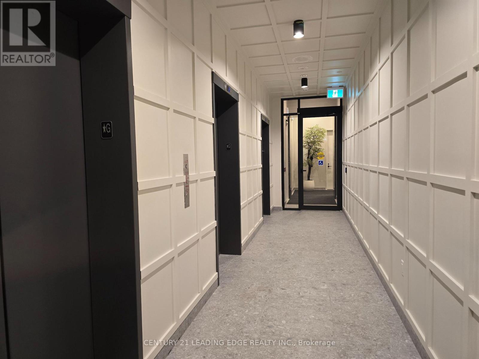 617 - 180 Front Street E, Toronto, Ontario  M5A 2P5 - Photo 2 - C12818974