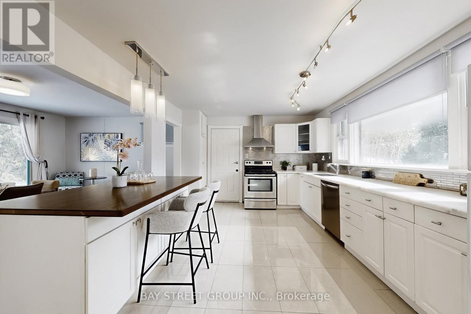 1011 Janette Street, Newmarket, Ontario  L3Y 3C4 - Photo 16 - N12832872