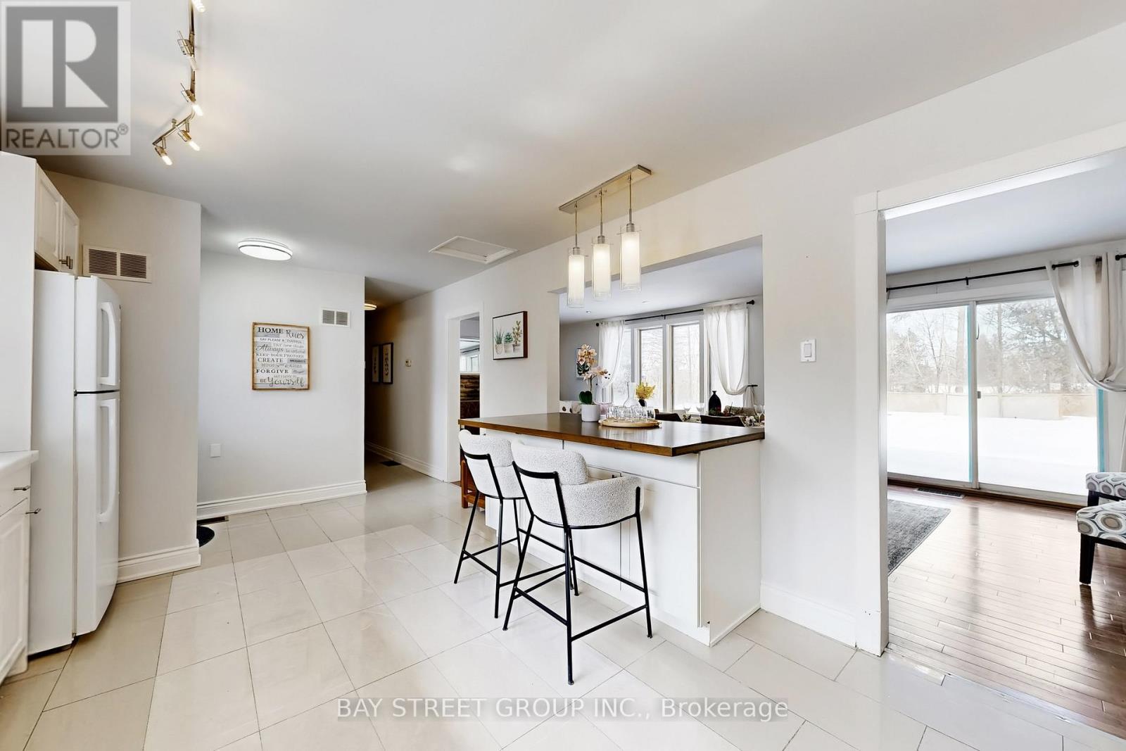 1011 Janette Street, Newmarket, Ontario  L3Y 3C4 - Photo 21 - N12832872