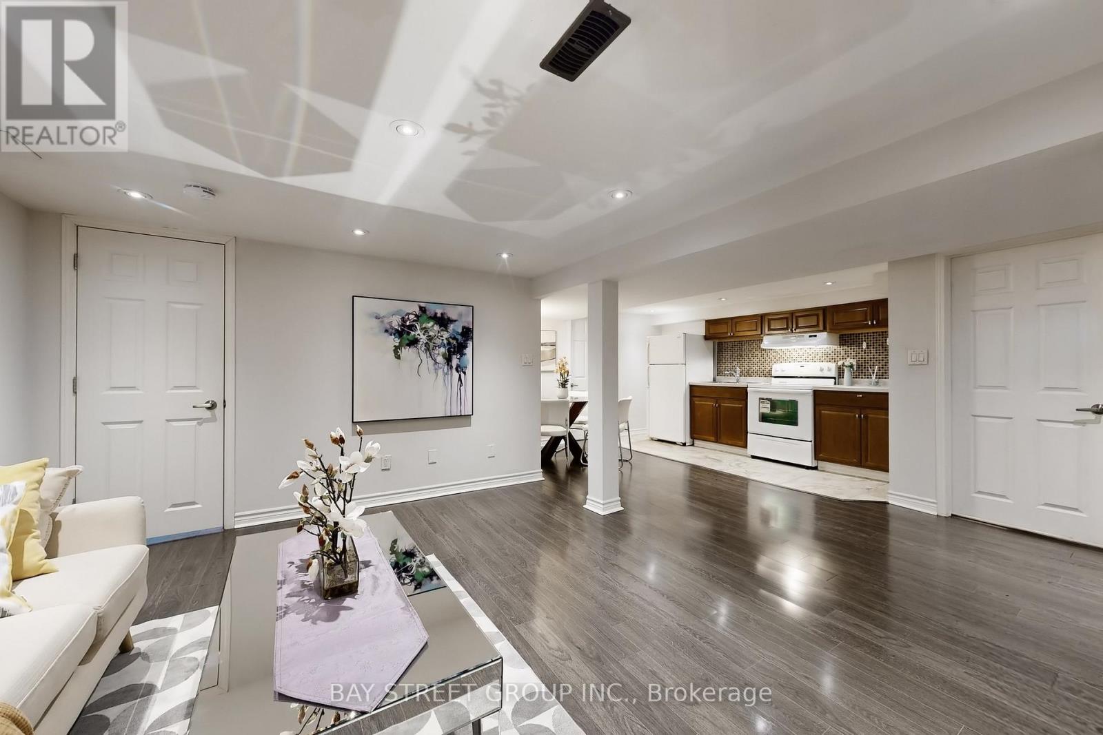 1011 Janette Street, Newmarket, Ontario  L3Y 3C4 - Photo 33 - N12832872