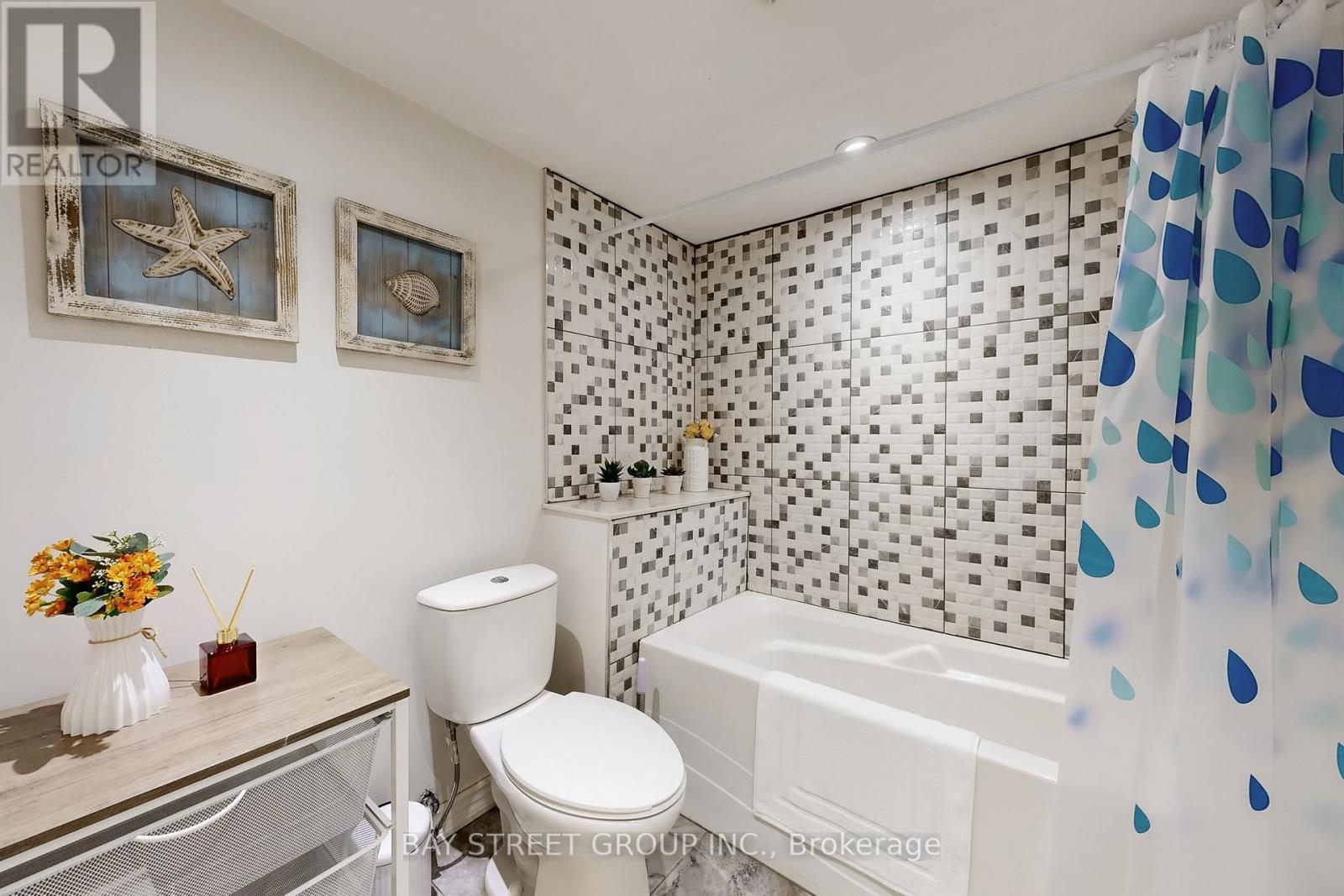 1011 Janette Street, Newmarket, Ontario  L3Y 3C4 - Photo 45 - N12832872