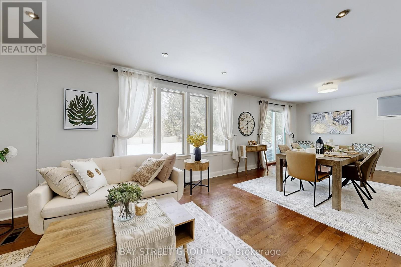 1011 Janette Street, Newmarket, Ontario  L3Y 3C4 - Photo 5 - N12832872