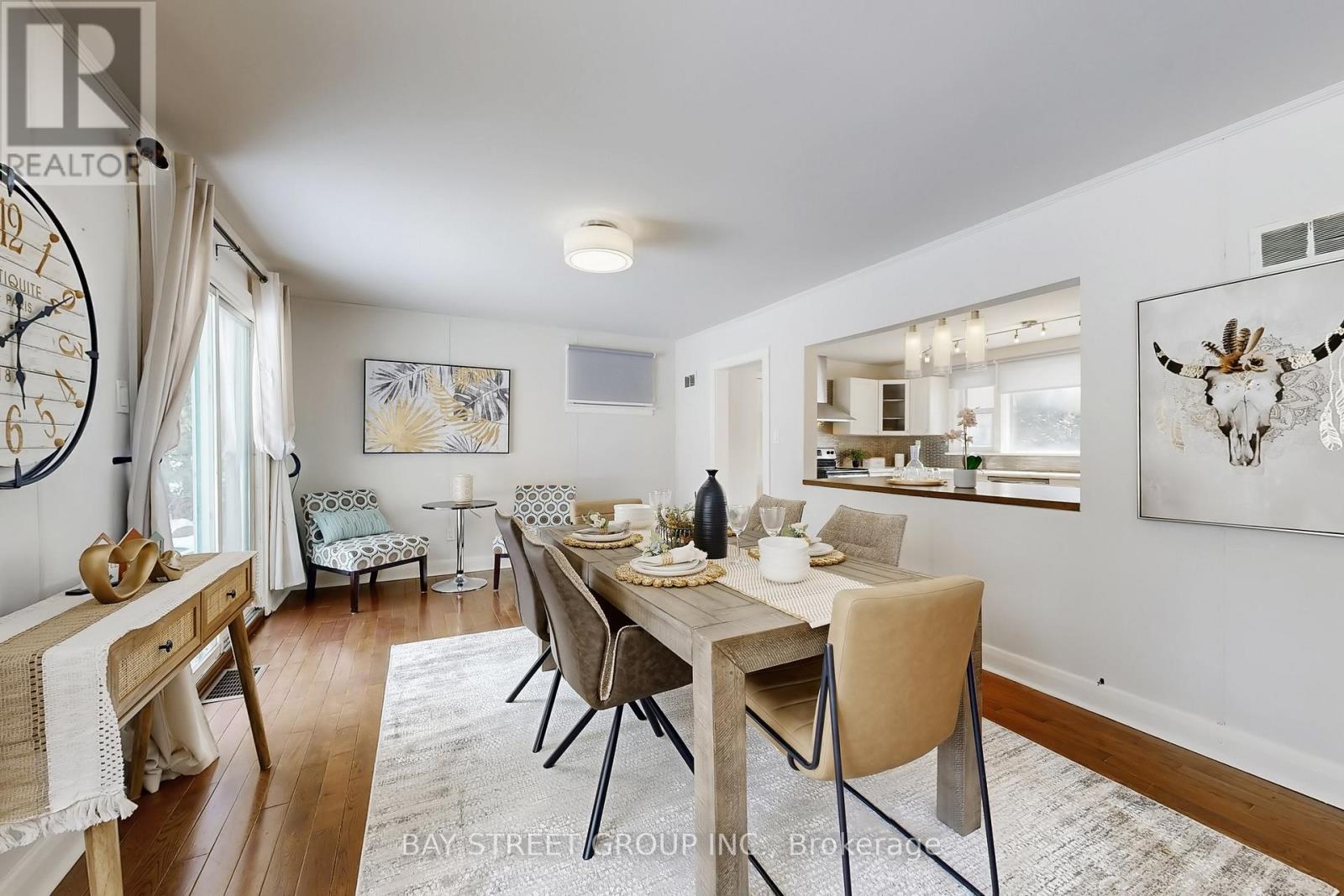 1011 Janette Street, Newmarket, Ontario  L3Y 3C4 - Photo 9 - N12832872