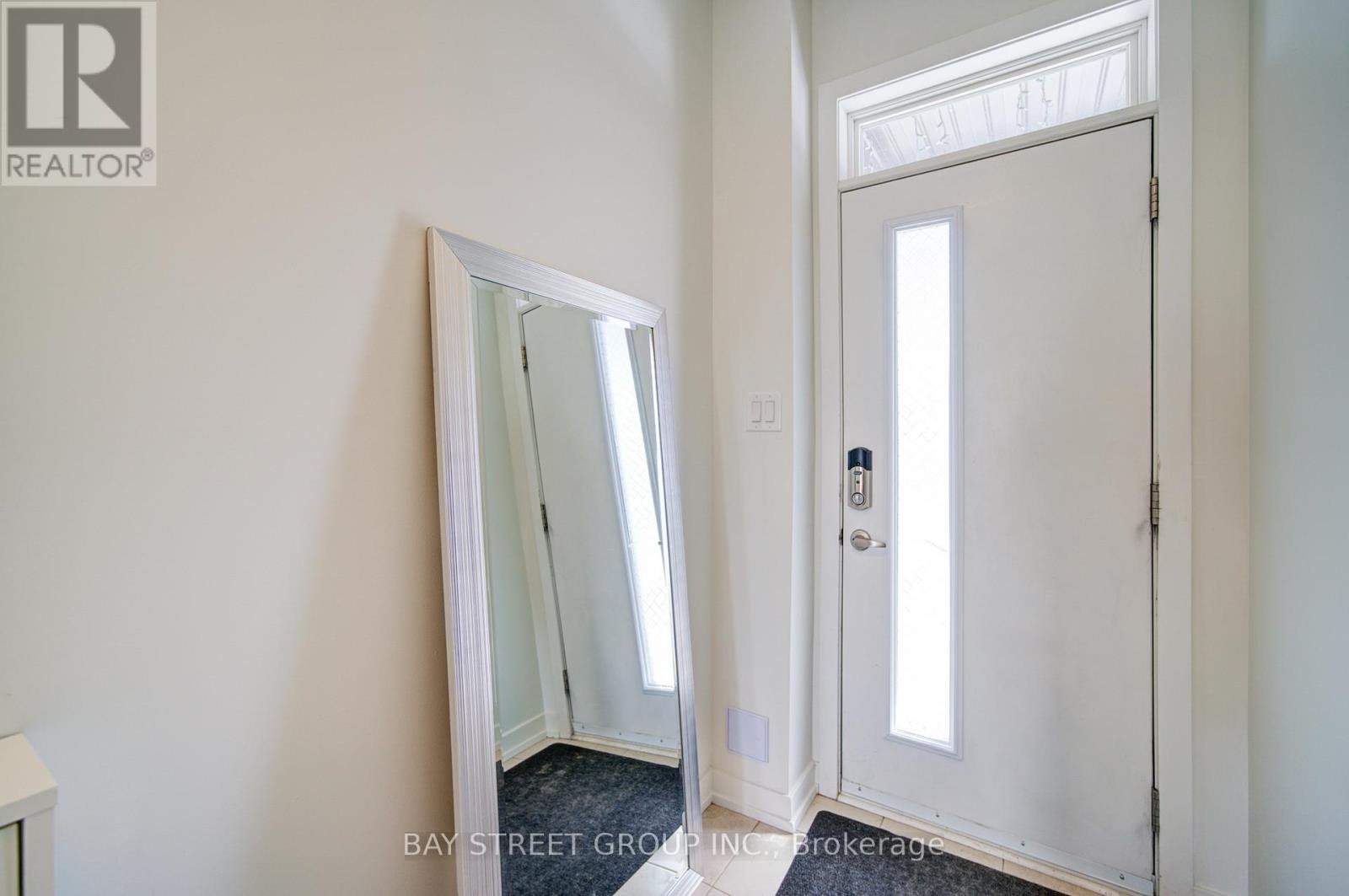 114 Dalhousie Street, Vaughan, Ontario  L4L 0L7 - Photo 5 - N12832908