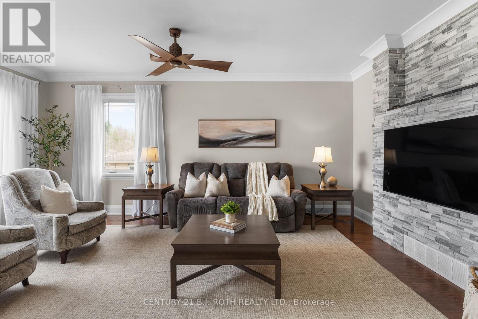 41 Osborn Street, Essa (Angus), Ontario  L0M 1B0 - Photo 6 - N12832936