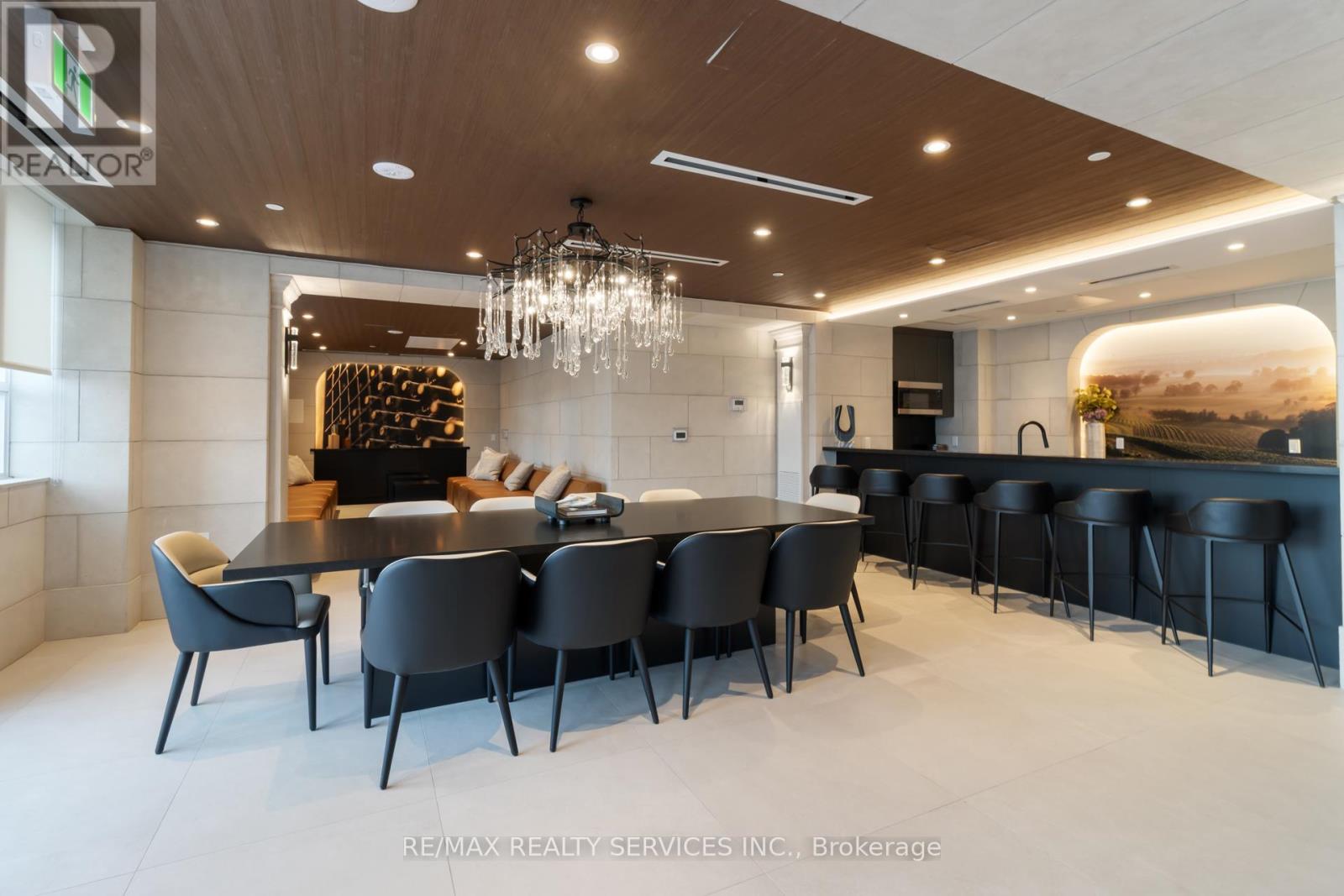 335 - 2075 King Road, King, Ontario L7B 0R6 - Photo 41 - N12832978