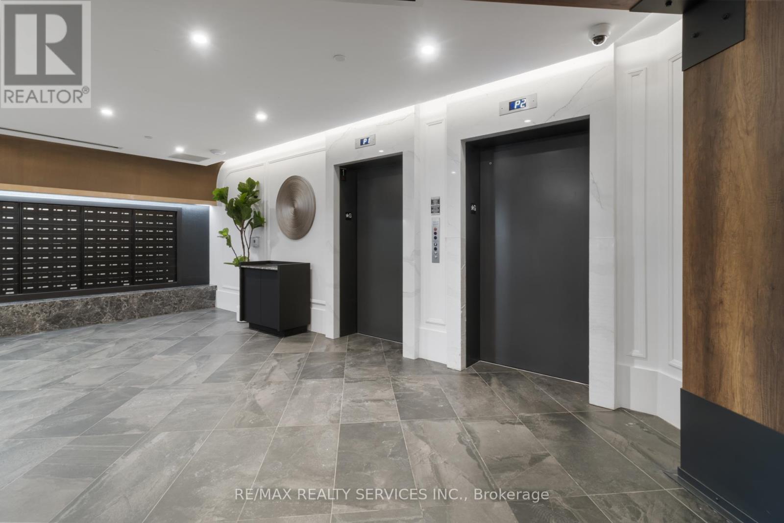 335 - 2075 King Road, King, Ontario L7B 0R6 - Photo 5 - N12832978