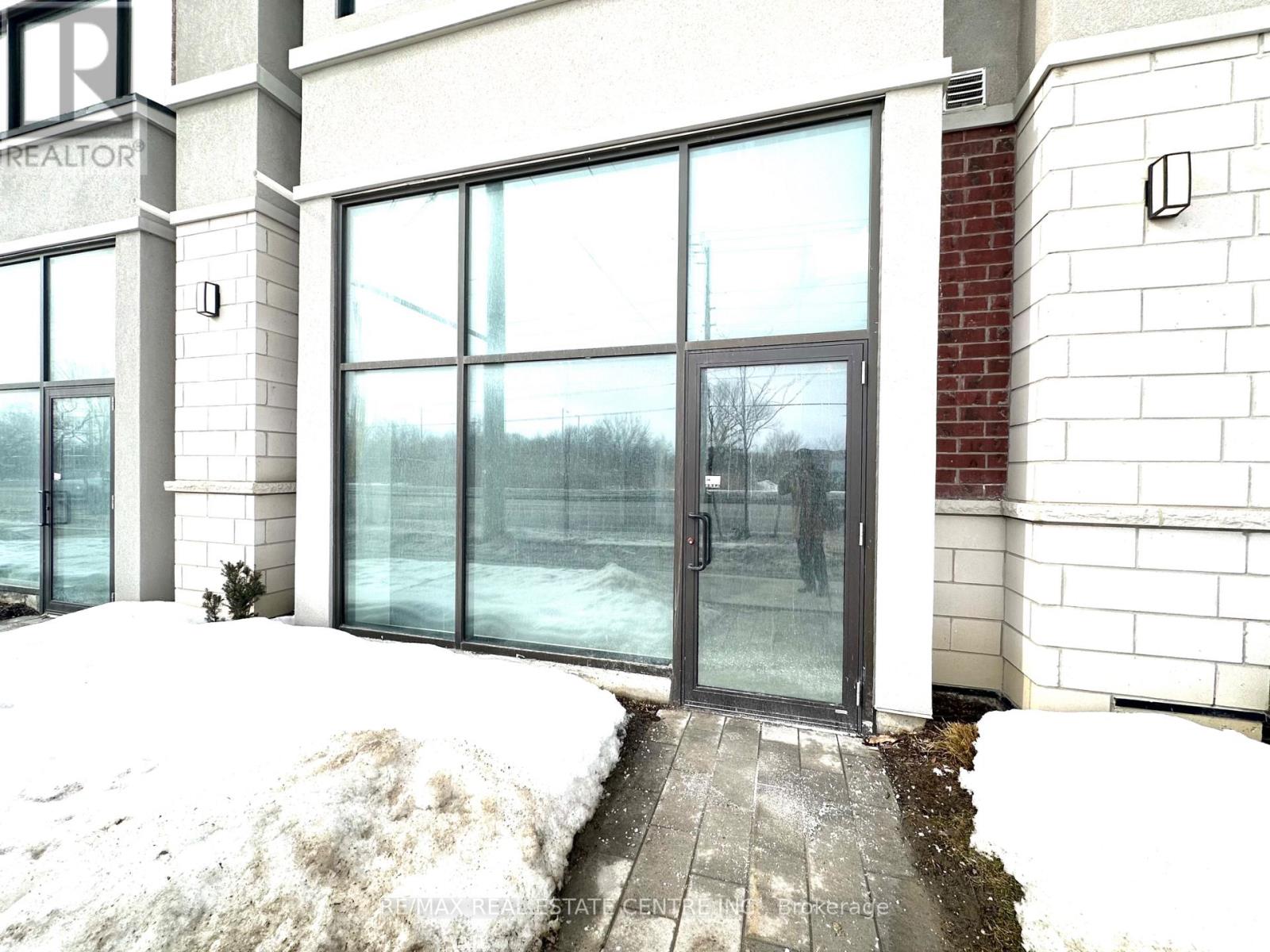 4 - 200 DISSETTE STREET, Bradford West Gwillimbury, Ontario