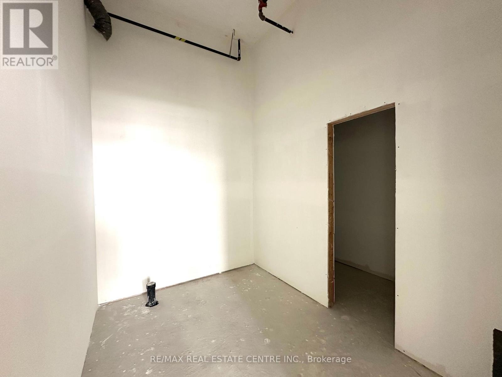 4 - 200 Dissette Street, Bradford West Gwillimbury, Ontario  L4Z 3G8 - Photo 12 - N12833006