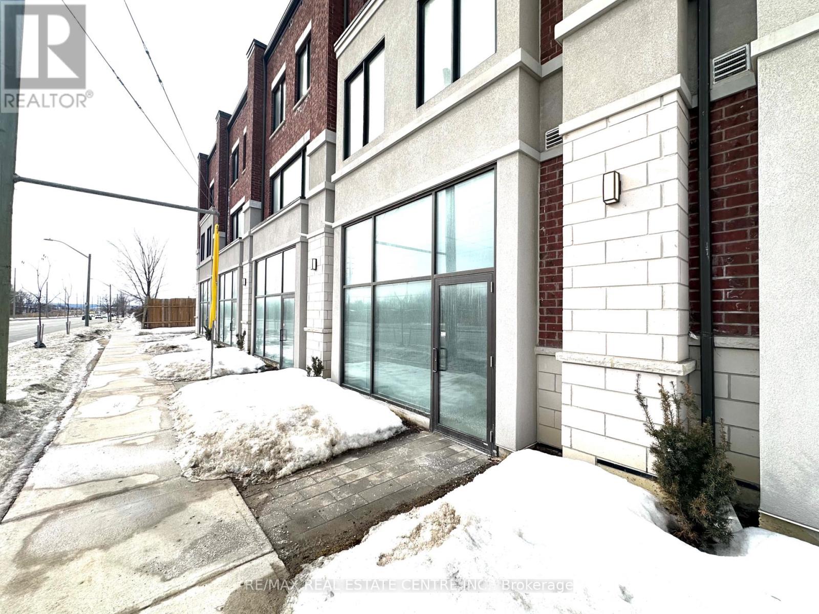 4 - 200 Dissette Street, Bradford West Gwillimbury, Ontario  L4Z 3G8 - Photo 2 - N12833006