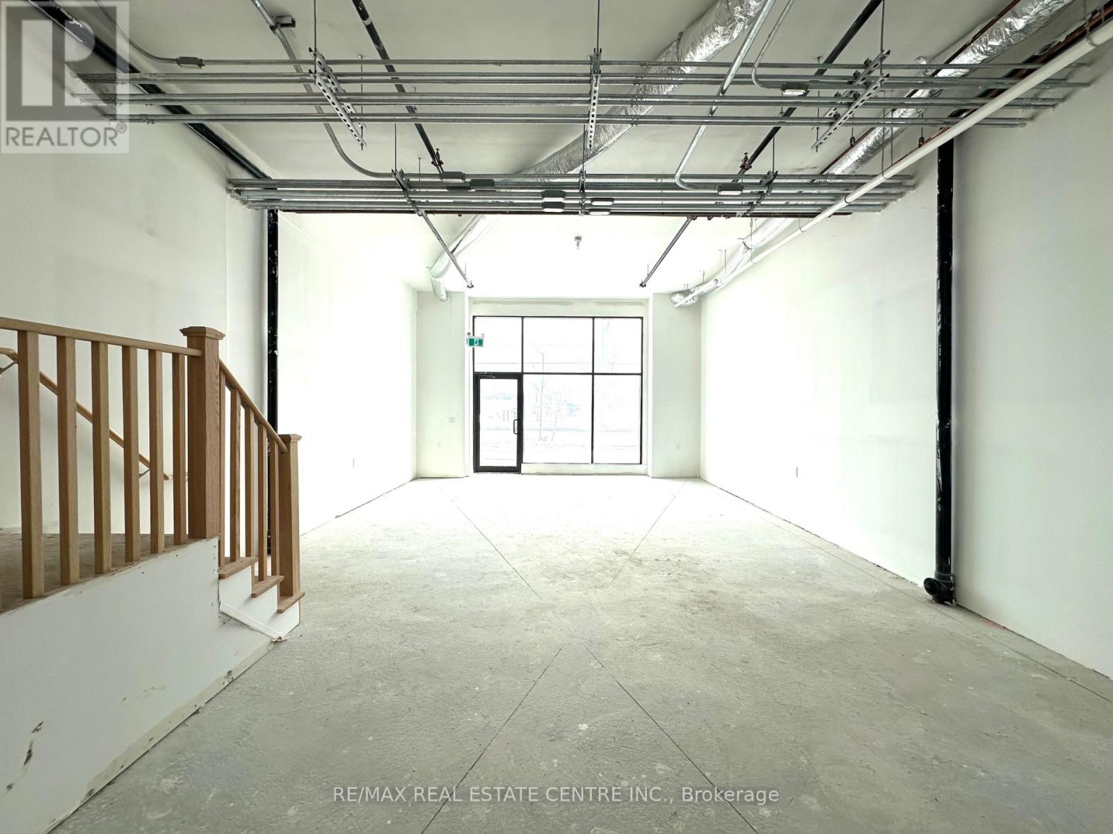 4 - 200 Dissette Street, Bradford West Gwillimbury, Ontario  L4Z 3G8 - Photo 8 - N12833006