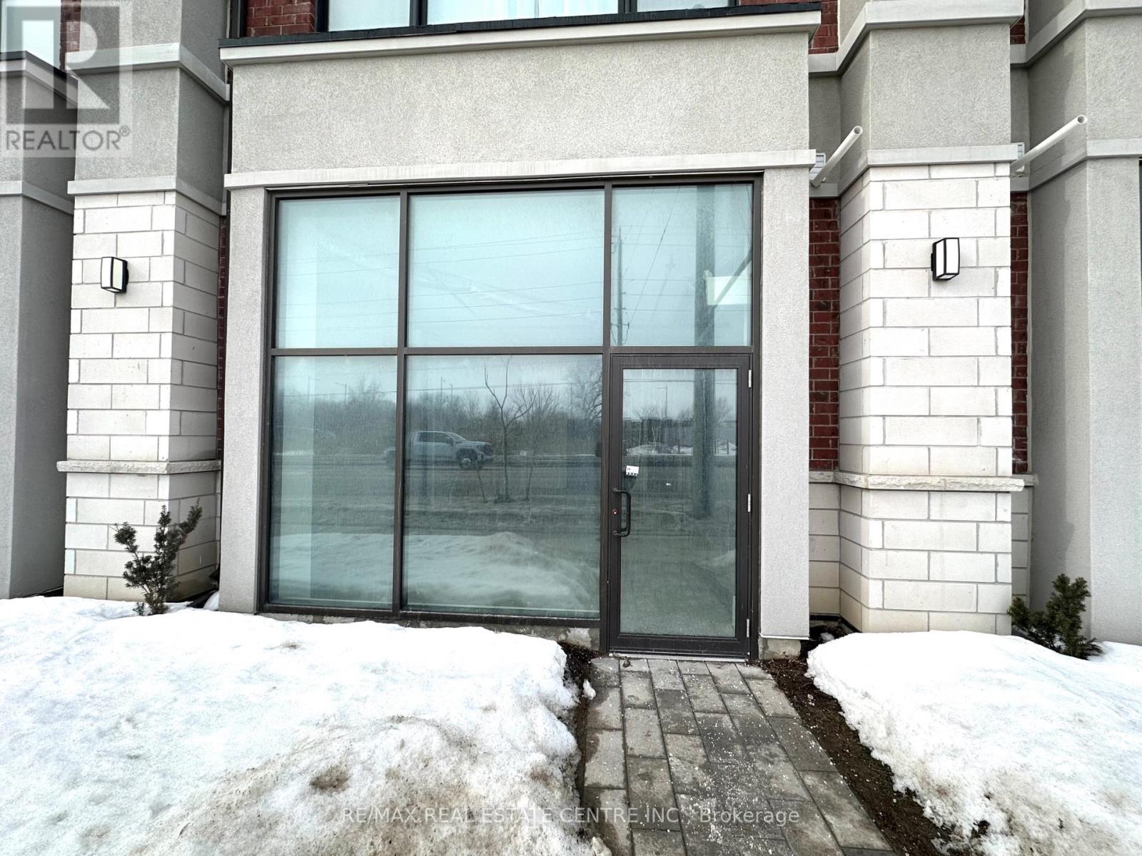 3 - 200 DISSETTE STREET, Bradford West Gwillimbury, Ontario