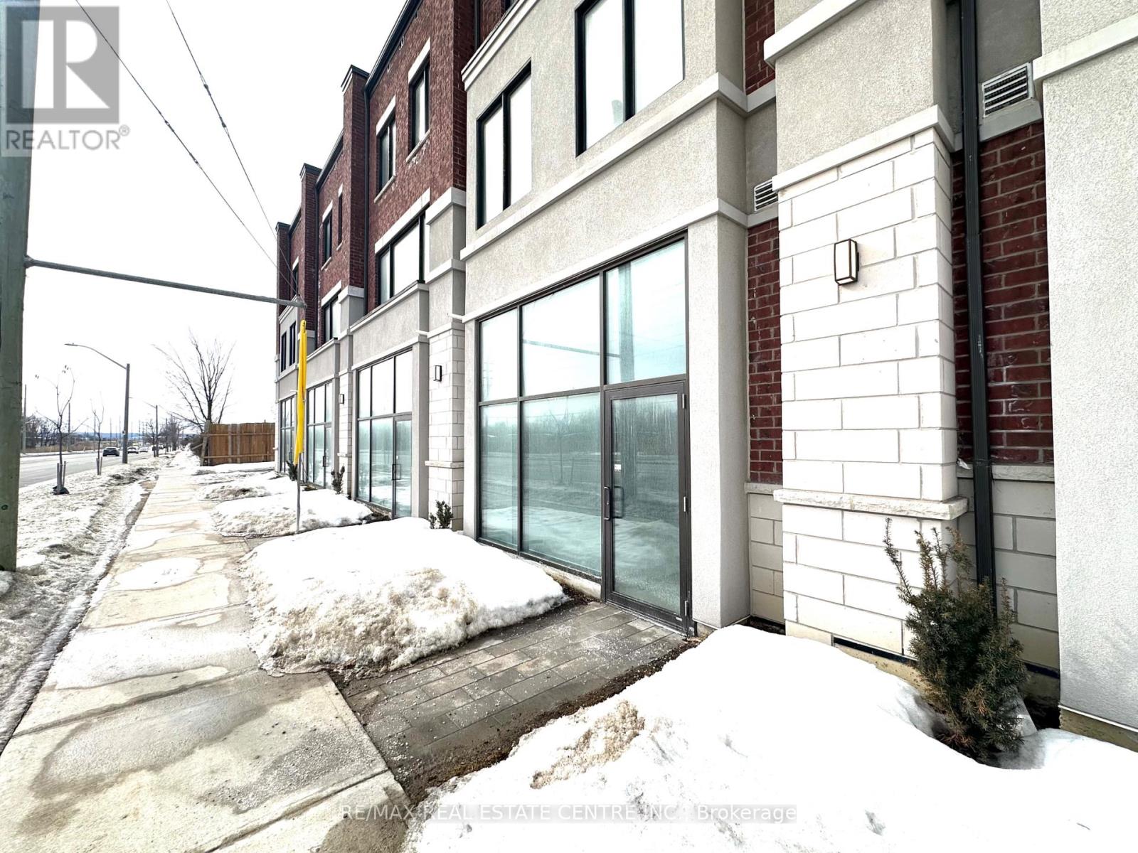 3 - 200 Dissette Street, Bradford West Gwillimbury, Ontario  L3Z 3G8 - Photo 3 - N12833010