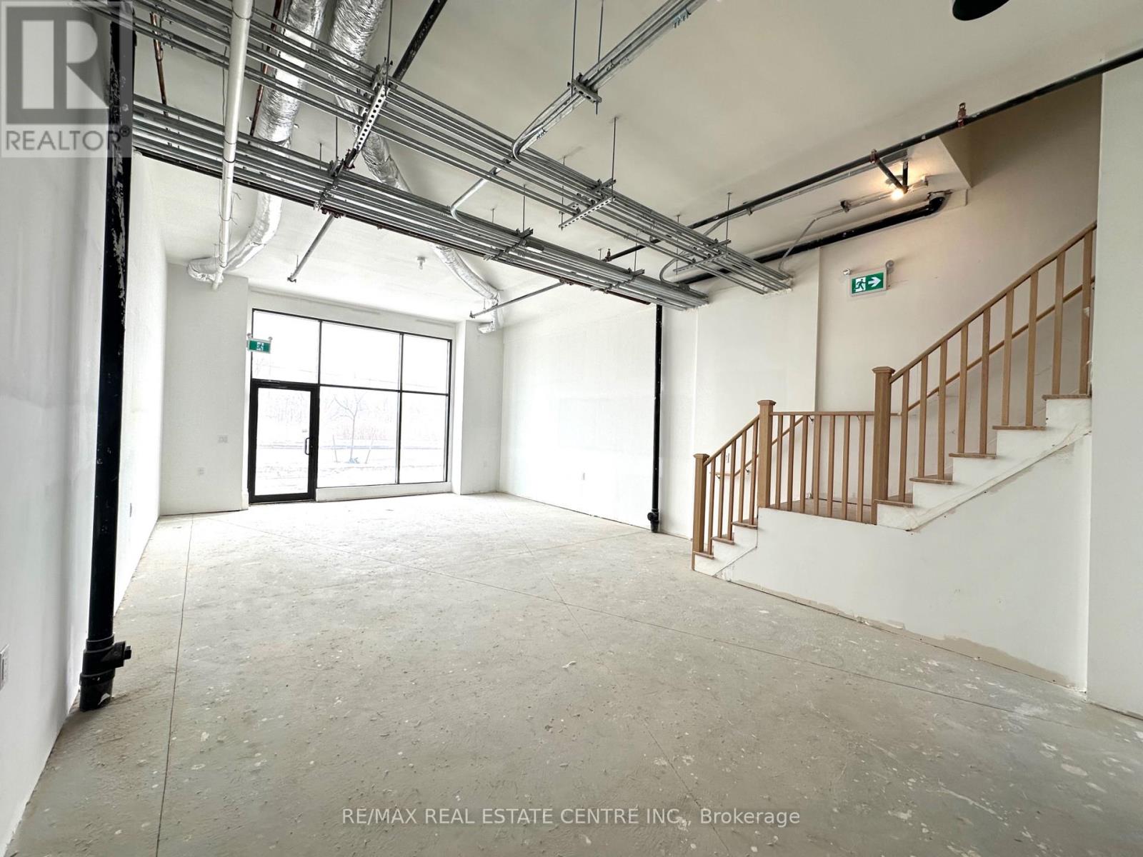 3 - 200 Dissette Street, Bradford West Gwillimbury, Ontario  L3Z 3G8 - Photo 7 - N12833010