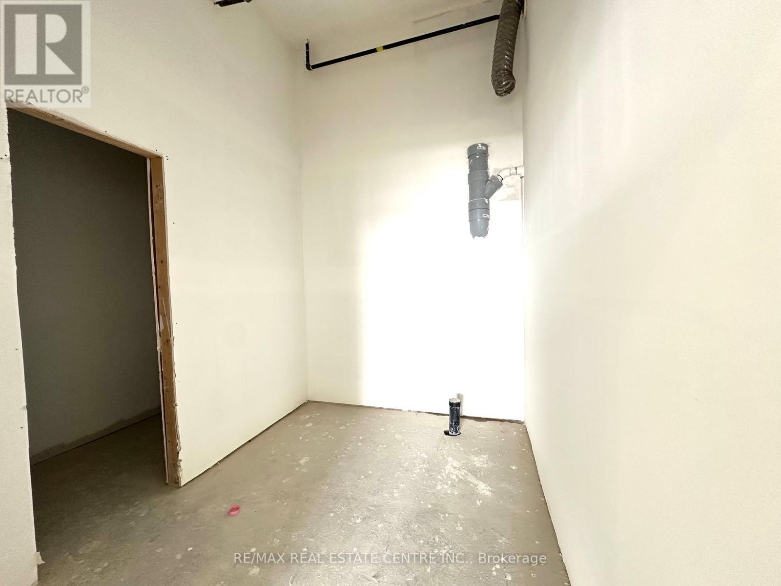 3 - 200 Dissette Street, Bradford West Gwillimbury, Ontario  L3Z 3G8 - Photo 8 - N12833010