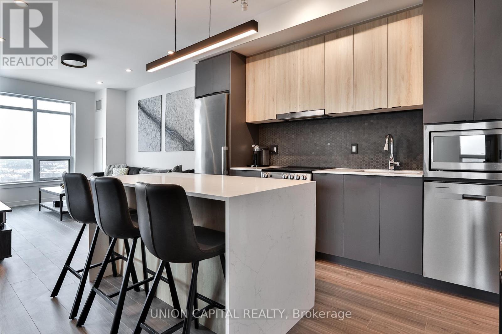 1002 - 30 Upper Mall Way, Vaughan, Ontario  L4J 0L7 - Photo 7 - N12833090