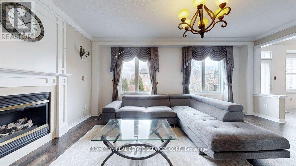 18 Bridleford Court, Markham, Ontario  L3P 7Z2 - Photo 7 - N12833100