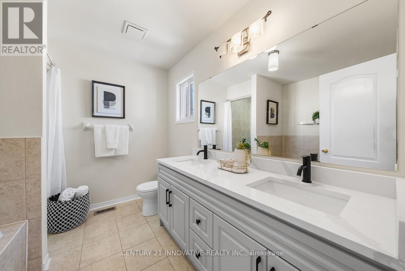 917 Joe Persechini Drive, Newmarket, Ontario  L3X 2Y8 - Photo 37 - N12833194