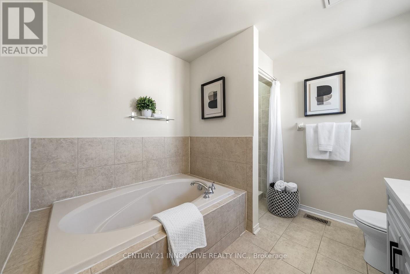 917 Joe Persechini Drive, Newmarket, Ontario  L3X 2Y8 - Photo 38 - N12833194