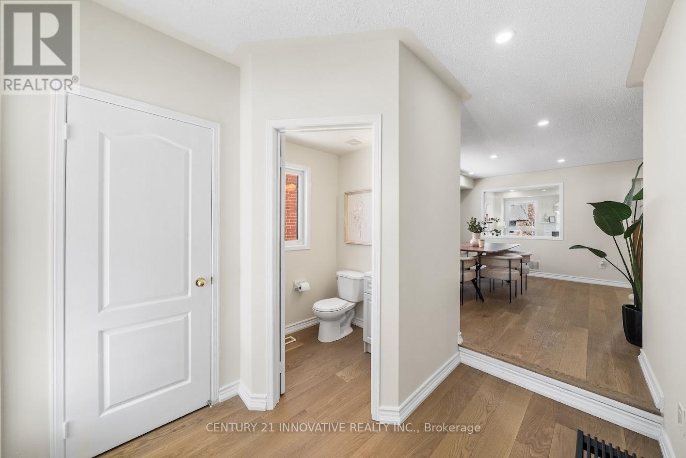 917 Joe Persechini Drive, Newmarket, Ontario  L3X 2Y8 - Photo 5 - N12833194