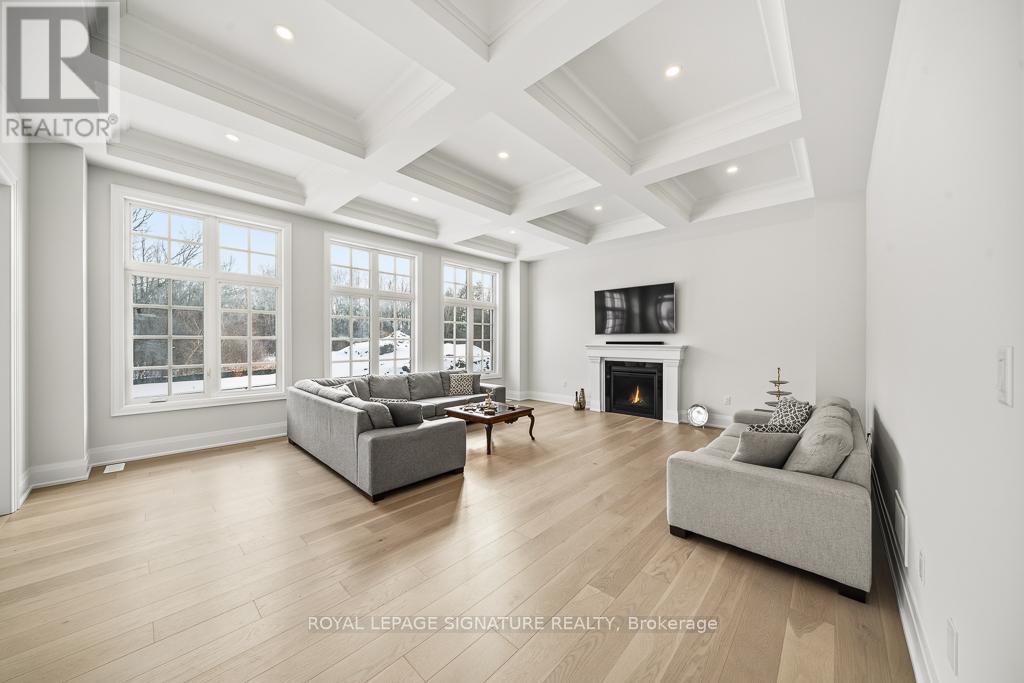 16 Gianvito Crescent, King, Ontario  L7B 0T2 - Photo 12 - N12833284