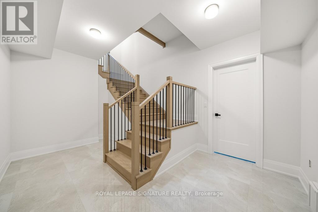 16 Gianvito Crescent, King, Ontario  L7B 0T2 - Photo 34 - N12833284