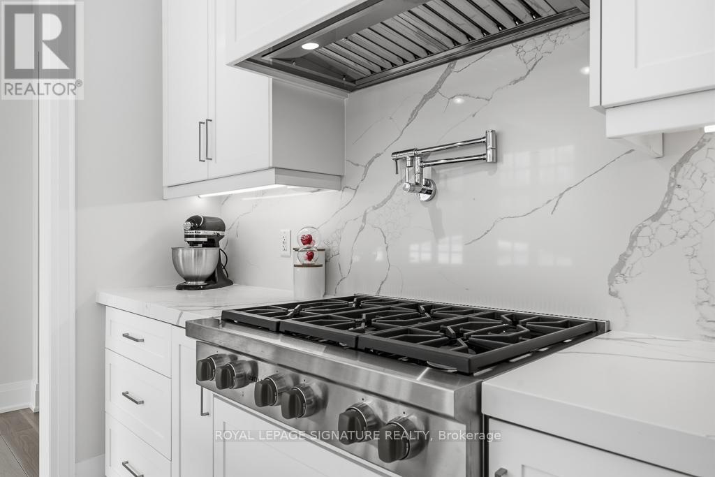 16 Gianvito Crescent, King, Ontario  L7B 0T2 - Photo 7 - N12833284