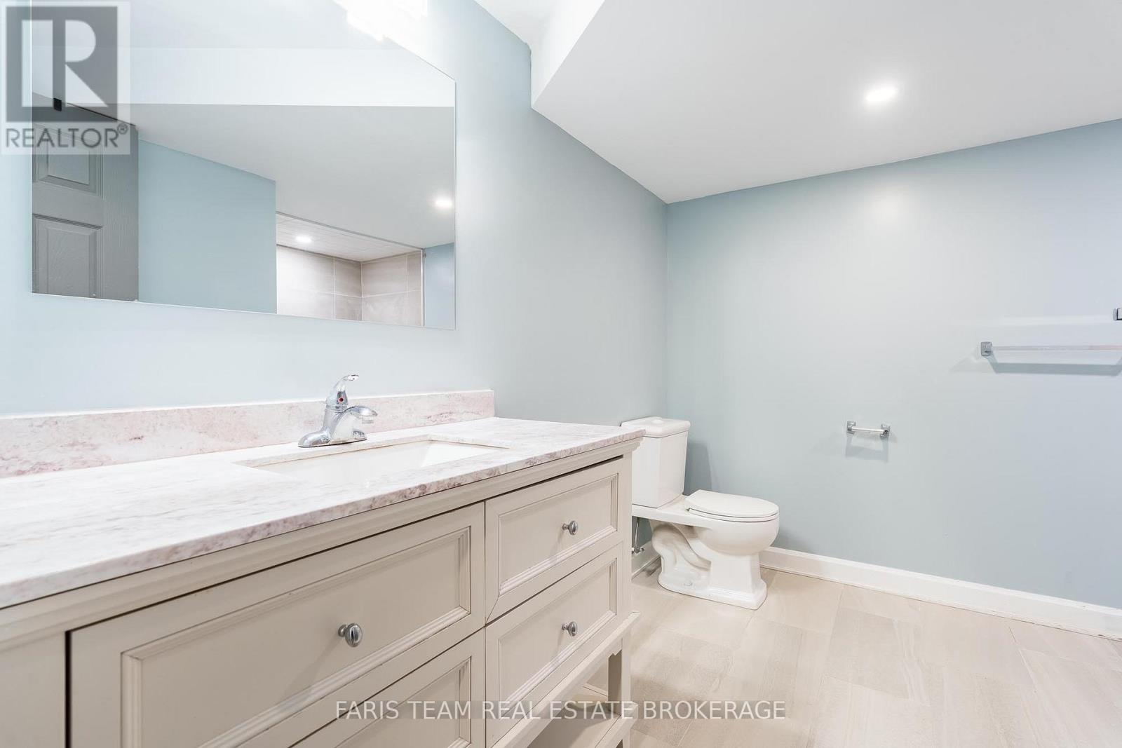 33 Frank Street, Wasaga Beach, Ontario  L9Z 1P9 - Photo 32 - S12832922