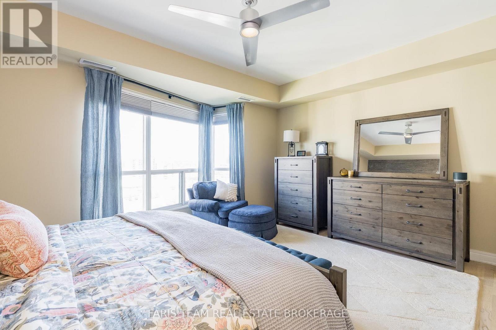 1409 - 2 Toronto Street, Barrie (City Centre), Ontario  L4N 9R2 - Photo 17 - S12833116