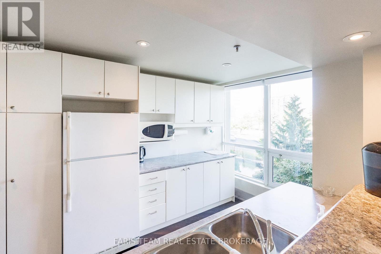 1409 - 2 Toronto Street, Barrie (City Centre), Ontario  L4N 9R2 - Photo 28 - S12833116