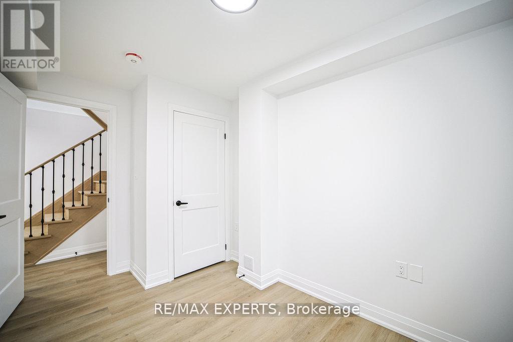 2 - 426 Veterans Drive, Barrie (Holly), Ontario  L4N 9G9 - Photo 11 - S12833264