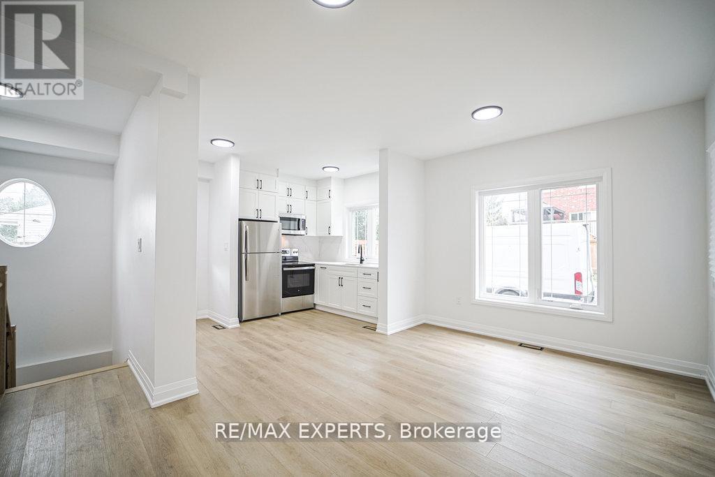 2 - 426 Veterans Drive, Barrie (Holly), Ontario  L4N 9G9 - Photo 3 - S12833264