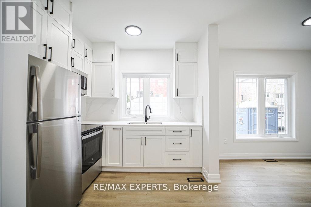 2 - 426 Veterans Drive, Barrie (Holly), Ontario  L4N 9G9 - Photo 4 - S12833264