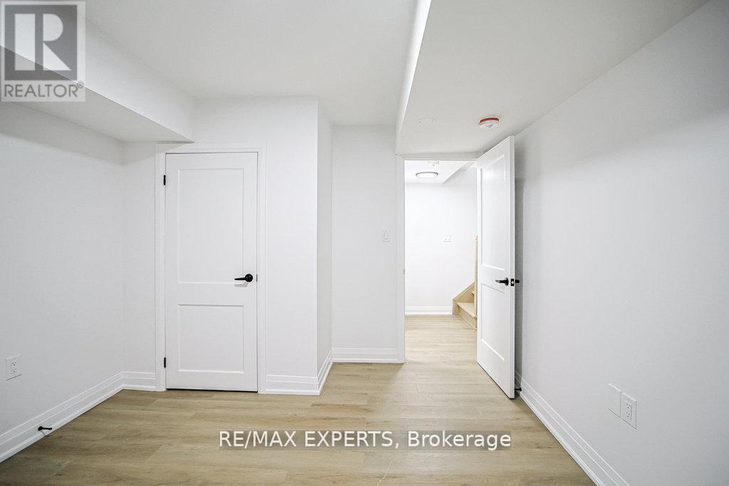 2 - 426 Veterans Drive, Barrie (Holly), Ontario  L4N 9G9 - Photo 9 - S12833264