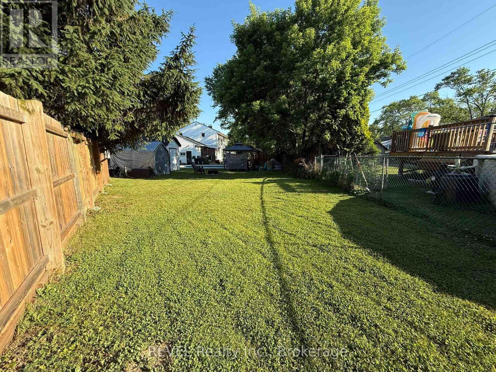 10 Laughlin Place, Welland (Prince Charles), Ontario  L3C 4E2 - Photo 10 - X12764832