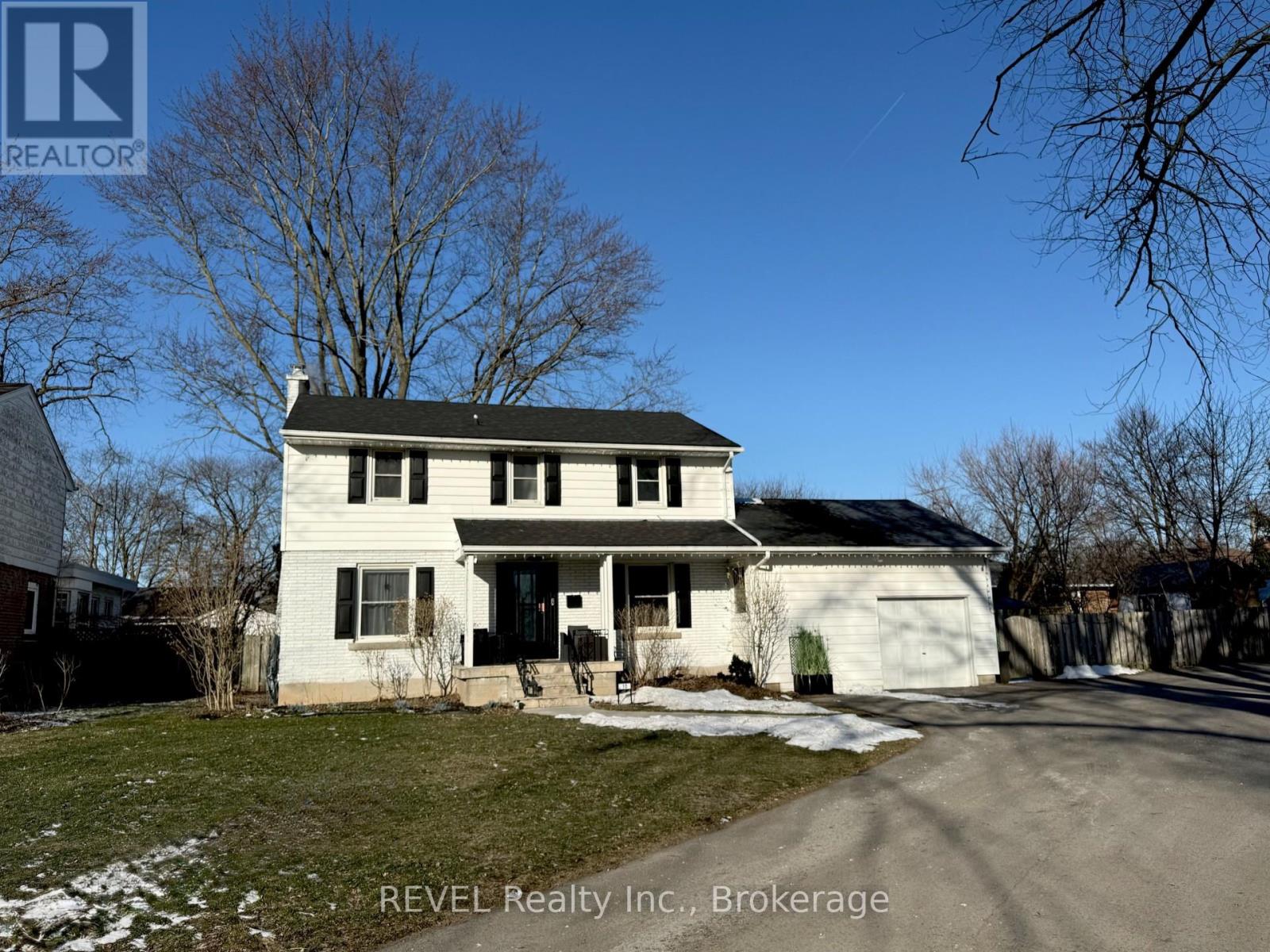 10 LAUGHLIN PLACE, Welland, Ontario