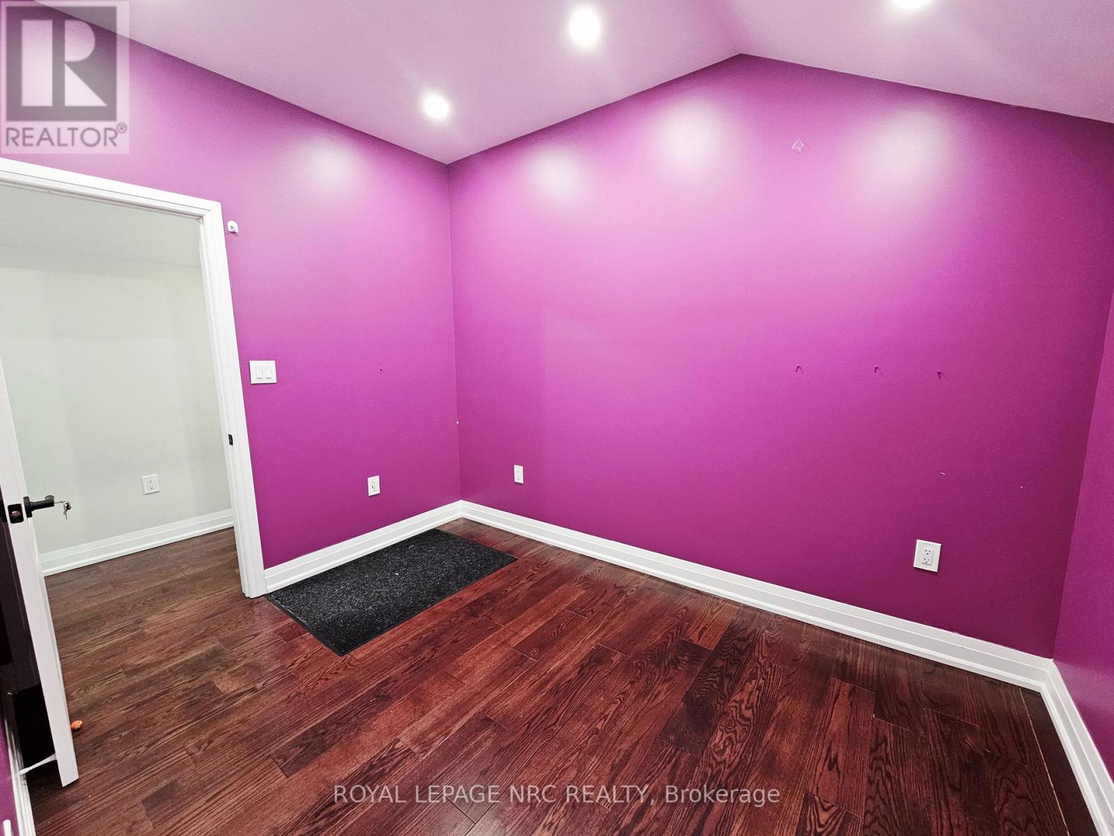 4711 Morrison Street, Niagara Falls, Ontario  L2E 2C1 - Photo 10 - X12823816