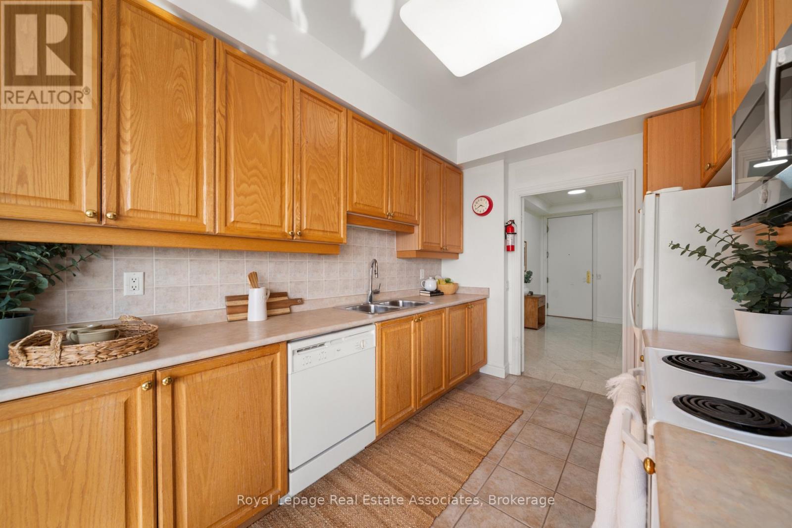 3110 - 25 Kingsbridge Garden Circle, Mississauga, Ontario  L5R 4B1 - Photo 15 - W12822922