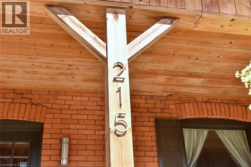 215 Rosslyn Avenue N, Hamilton, Ontario  L8L 7P8 - Photo 2 - 40808386