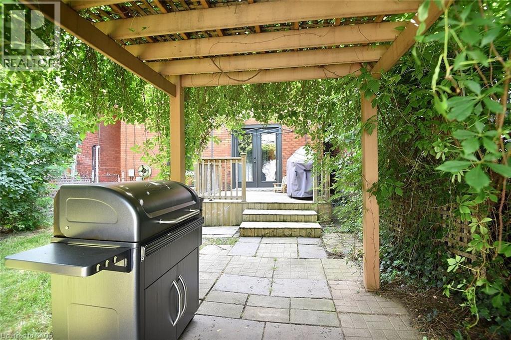 215 Rosslyn Avenue N, Hamilton, Ontario  L8L 7P8 - Photo 34 - 40808386