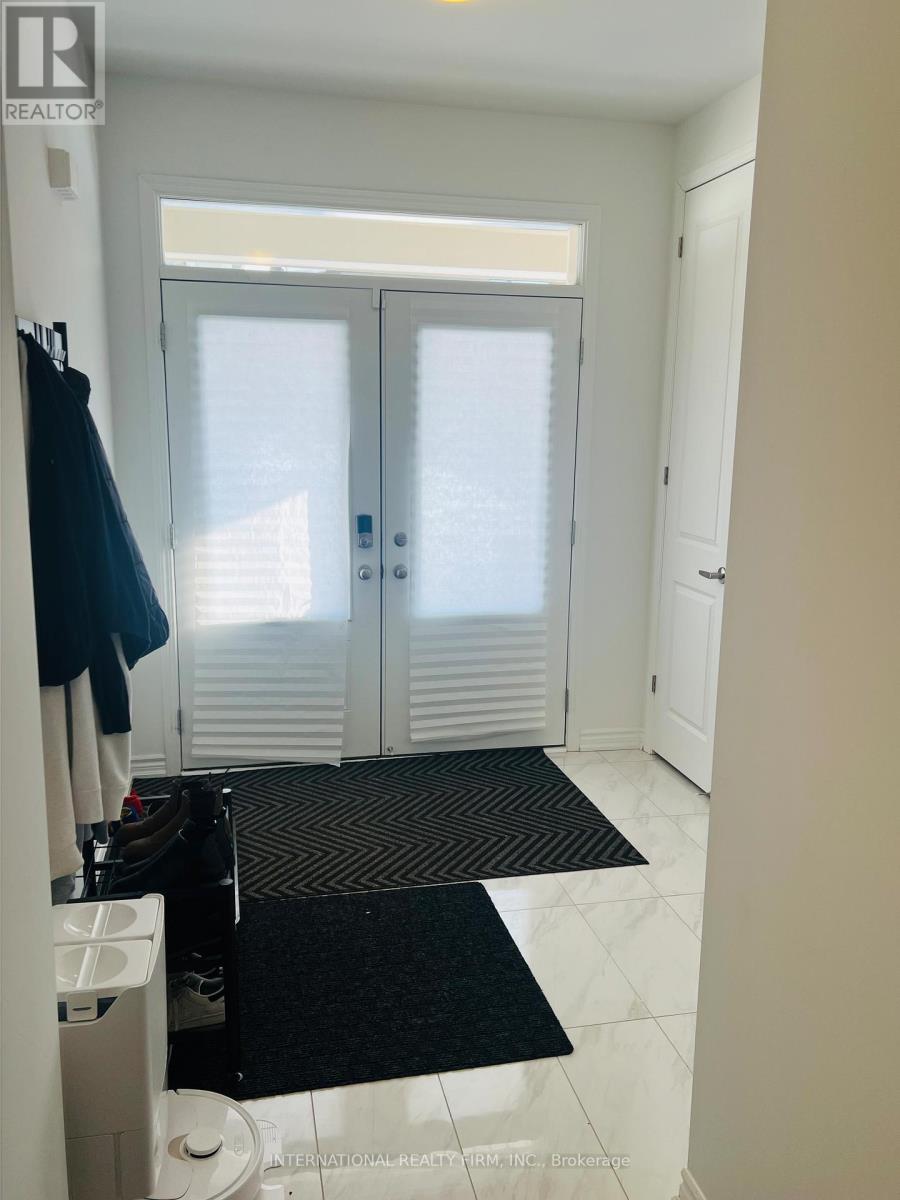 76 Mcbride Trail, Barrie, Ontario  L1C 0J9 - Photo 3 - S12831226