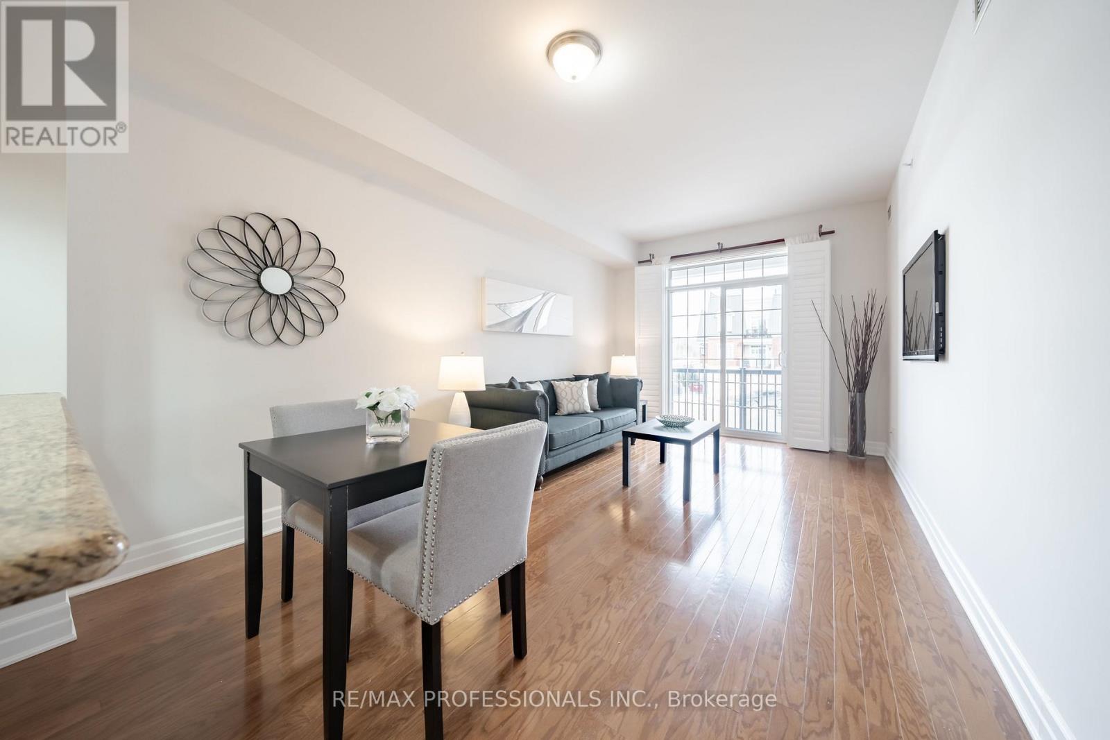 228 - 2300 Upper Middle Road, Oakville, Ontario  L6M 0T4 - Photo 4 - W12832888