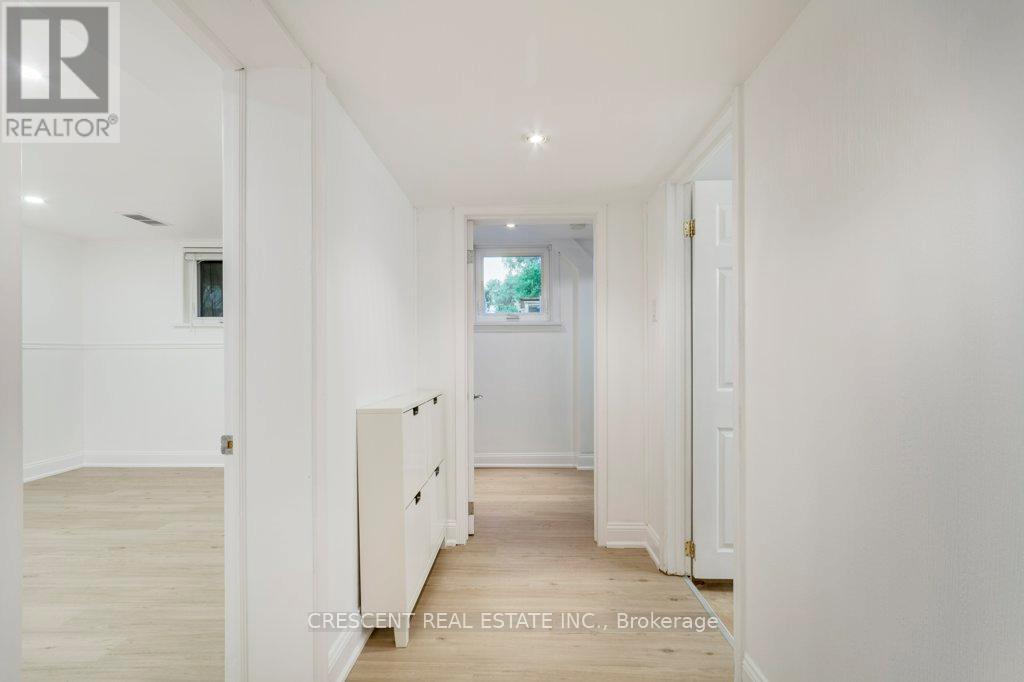 Lower - 1550 Ogden Avenue, Mississauga, Ontario  L5E 2H8 - Photo 15 - W12832912